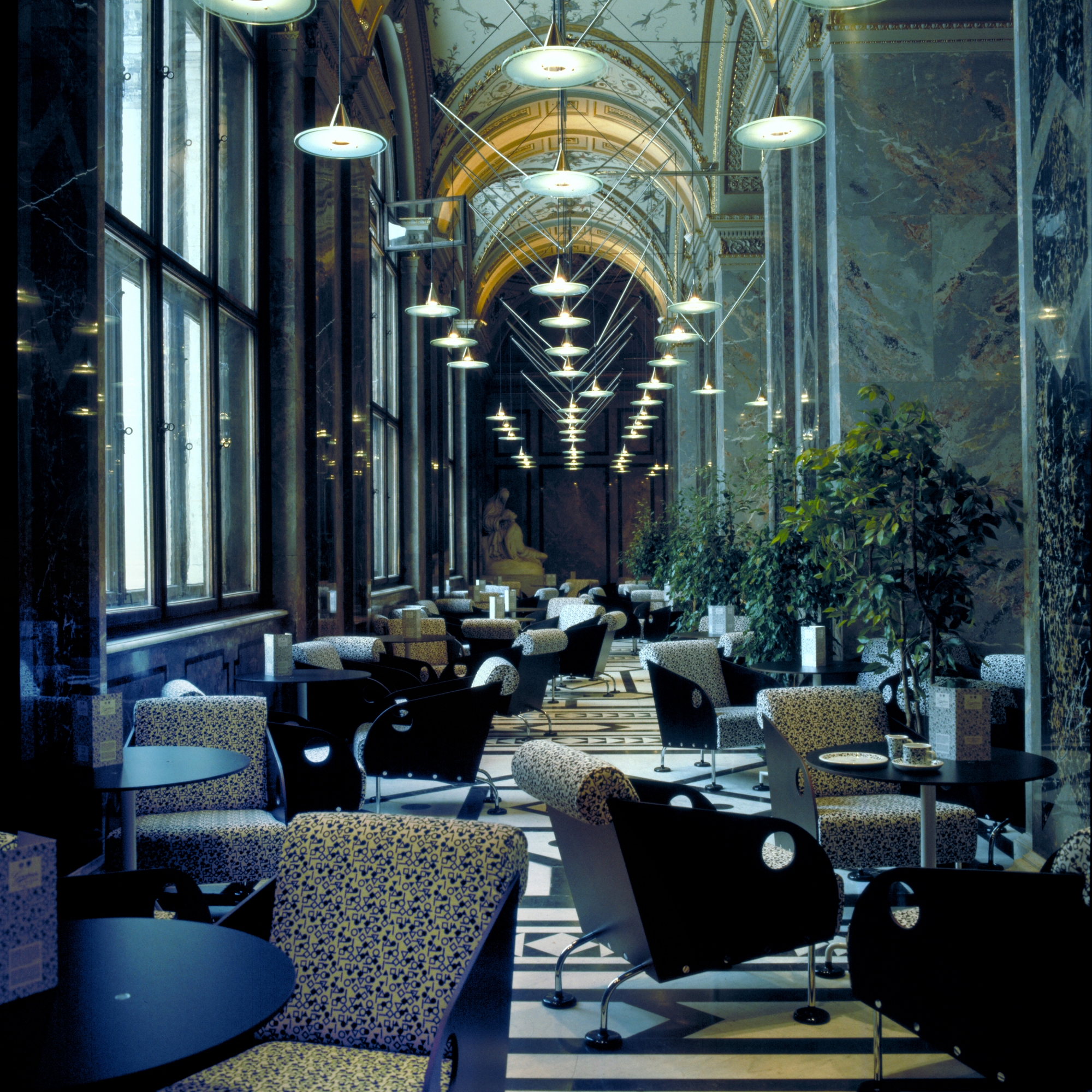 GMMK . Gert M. Mayr-Keber ZT GmbH . 1988 . Kunsthistorisches Museum Wien . Café . Photography Elisabeth Mayr-Keber