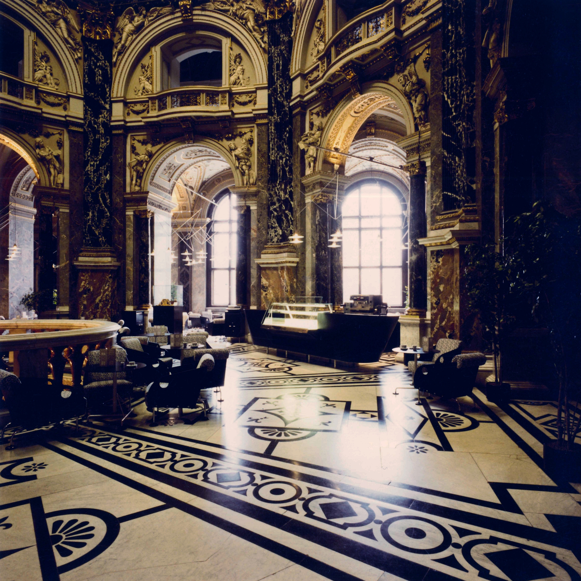 GMMK . Gert M. Mayr-Keber ZT GmbH . 1988 . Kunsthistorisches Museum Wien . Café . Photography Elisabeth Mayr-Keber